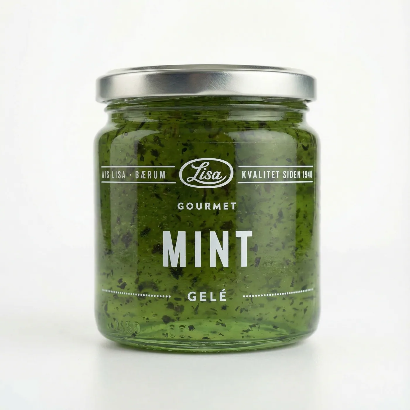 Lite glass med klar, grønn mintgelé fra Lisa Gourmet, sett forfra med etikett