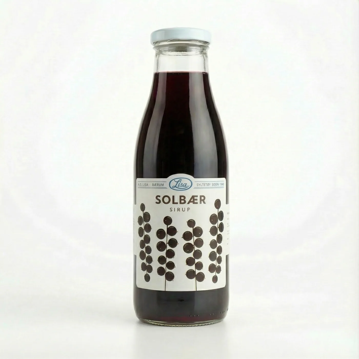 Flaske med Lisa Solbær Sirup 750 ml, tykk nesten svart purpurfarget sirup